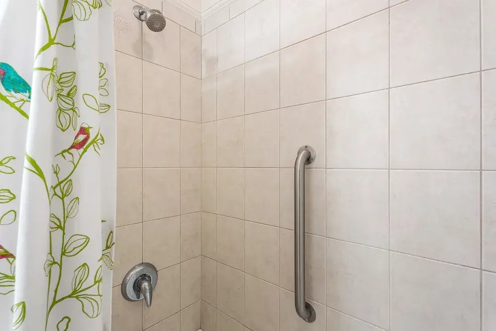 Spacious Townhome - Close to Beaches & Shopping! - Vrkcv