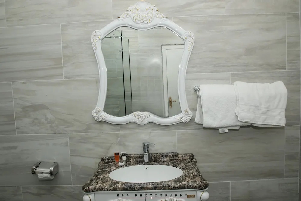 PoshLux Executive Hotel