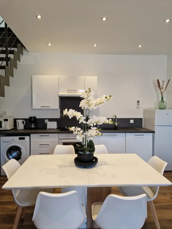 Chic & Central - Your Retreat in Le Mans