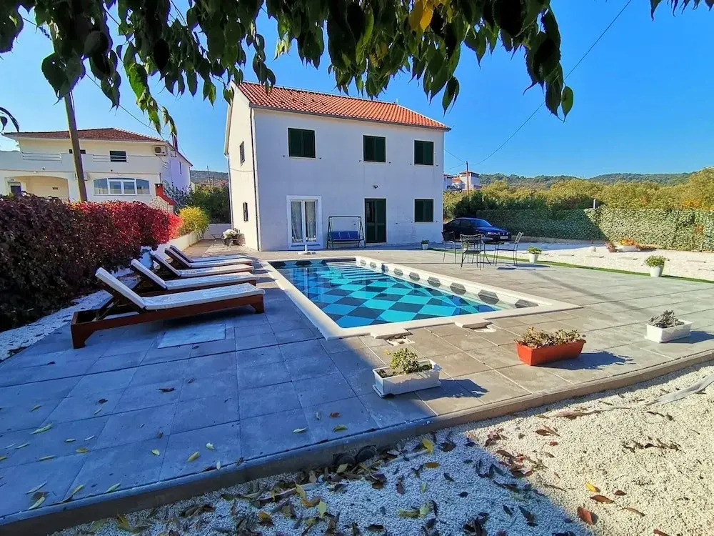 Holiday Home Nino with amazing swimming pool