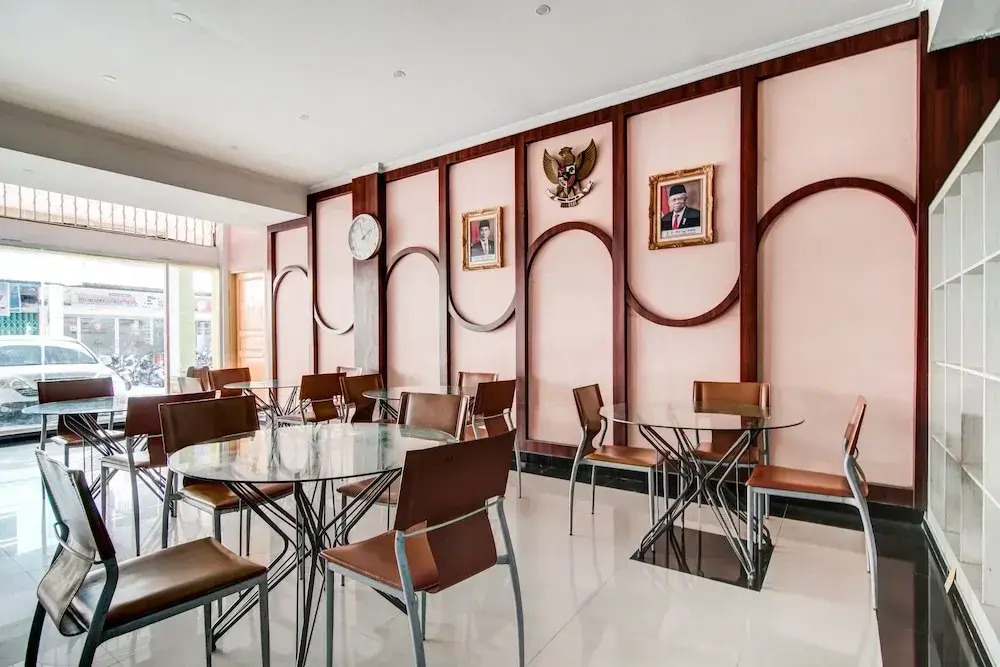 RedDoorz Hotel Baaraka near Living World