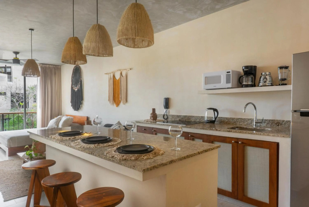 Private Pool and roof top for 3 in la Veleta