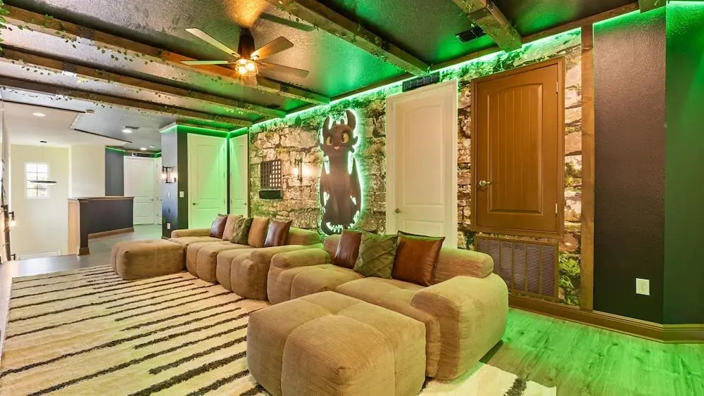 Upstay Spacious 5BR Villa Private Pool and Hot Tub