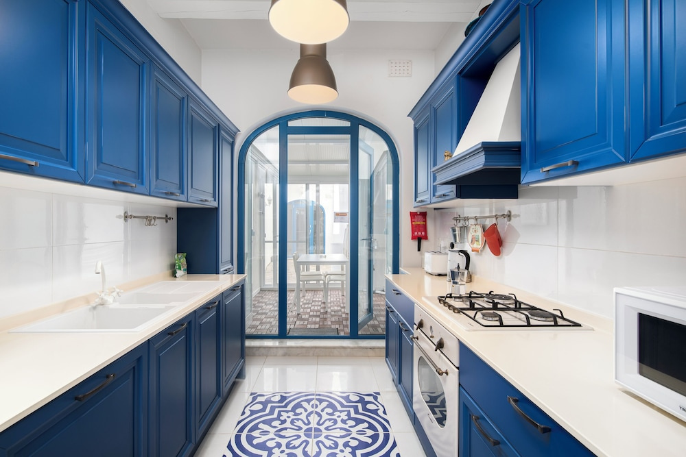 Stylish Classic Townhouse with Terrace
