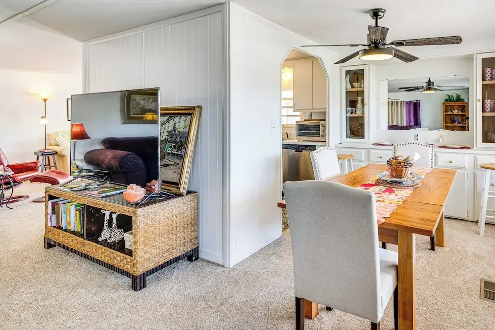 Pool Access! Couples Haven 4 Mi to Dtwn Fort Myers