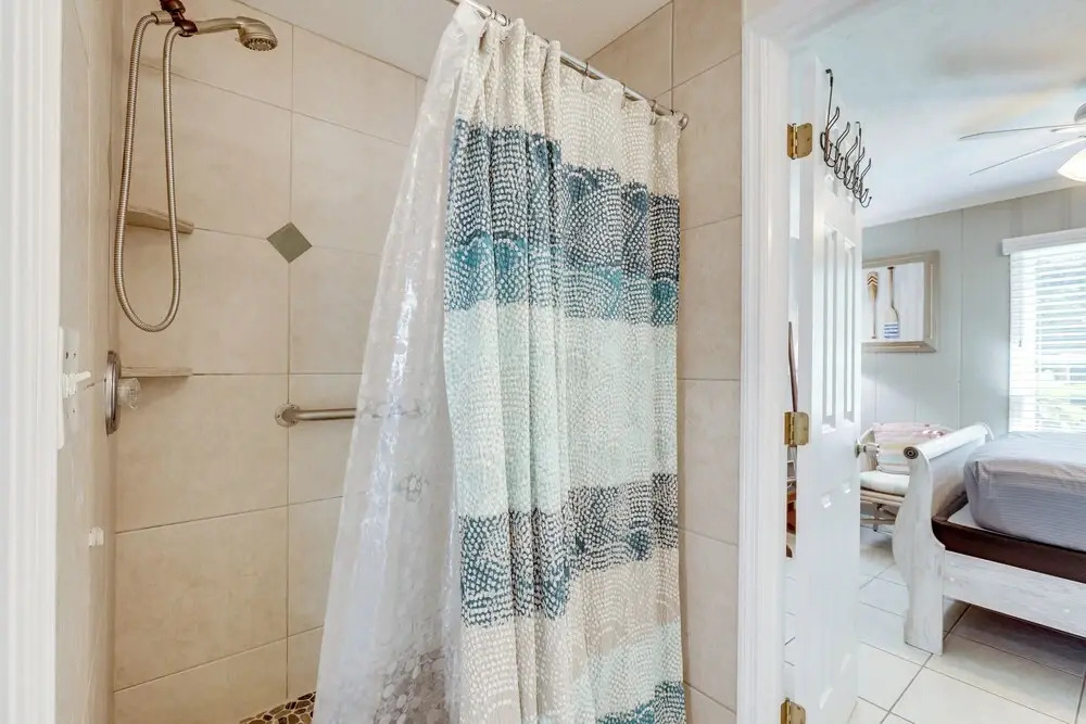 3 Mi to Jensen Beach: Pet-friendly Getaway w/ Yard