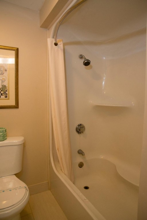 Hampton Falls Inn