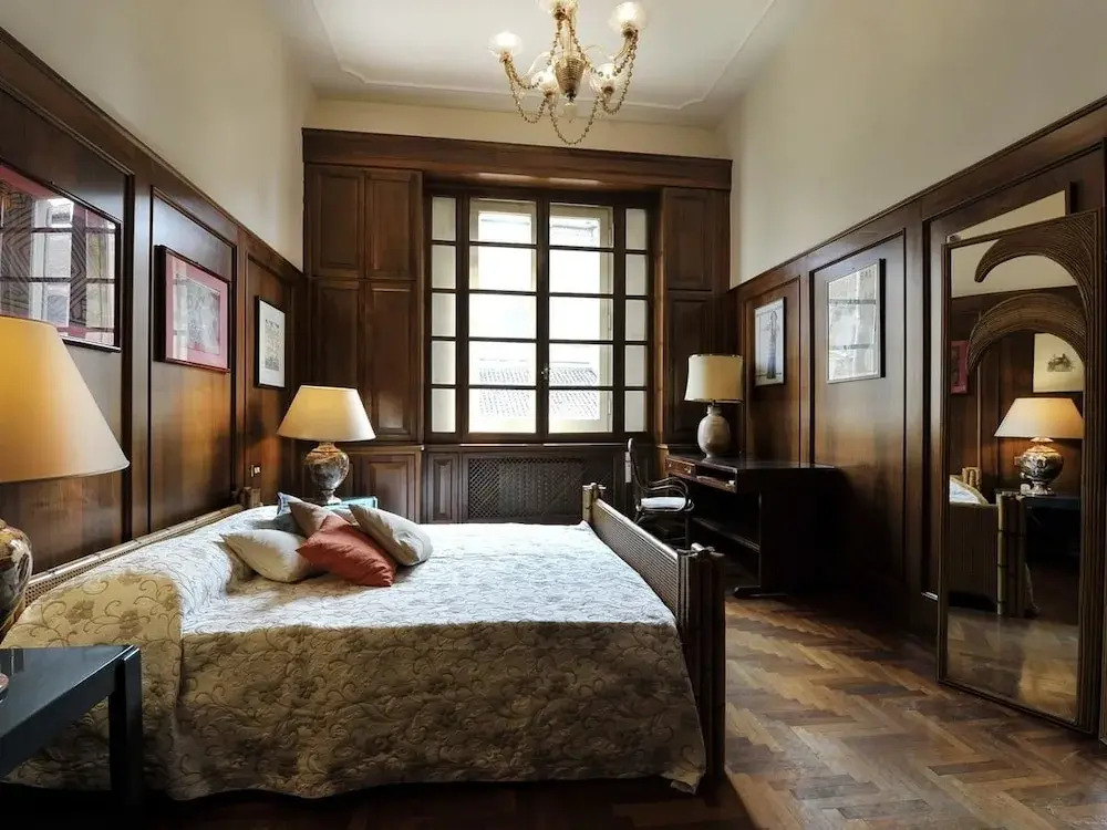 Strada Maggiore Apartment