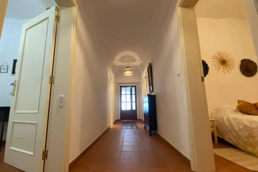 Charming 5-bed House in Granja