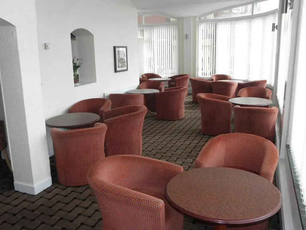 Chequers Plaza Hotel