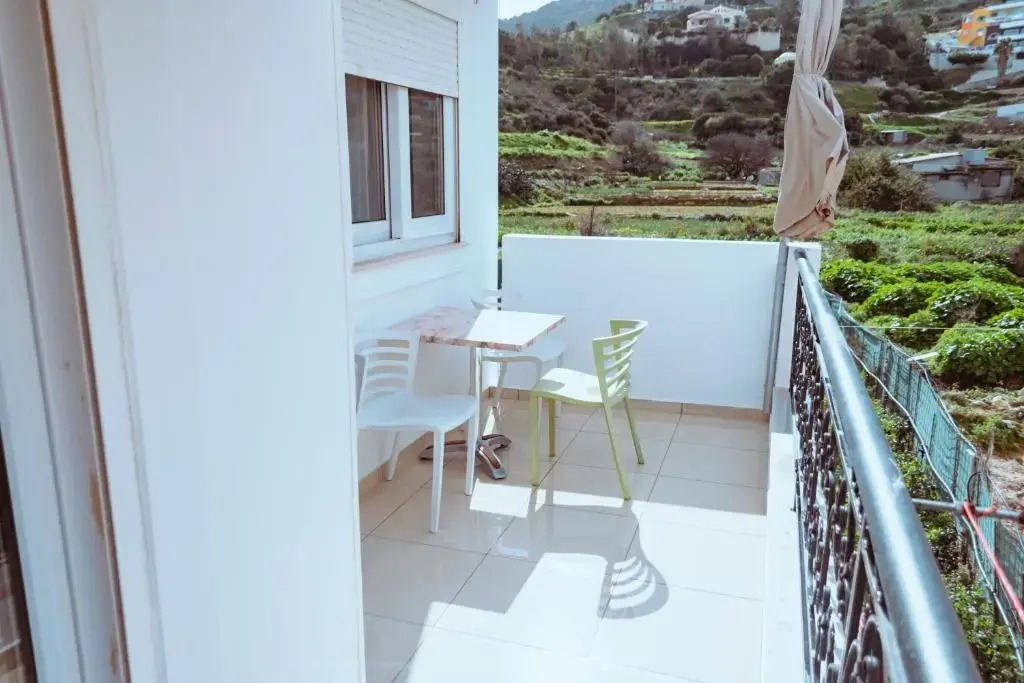 Sun Βy Τhe Sea 100m from the beach