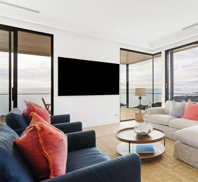 Bayview Luxe Entertainer Pool World Class View