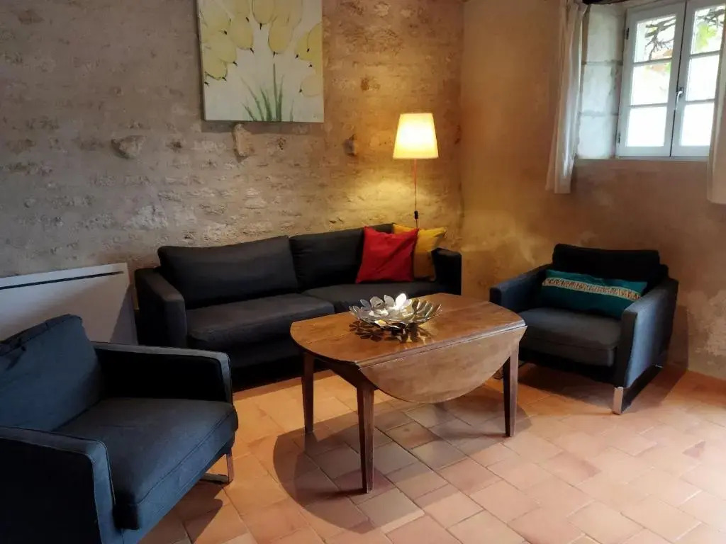 Gîte authentique avec piscine, proche nature et activités, rénové et confortable, jusquà 6 pers. - FR-1-426-96