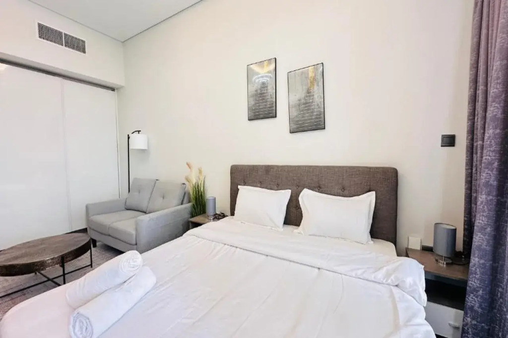 Upscale Studio Apartment Palm View with Big Balcony Free Parking by Belvilla