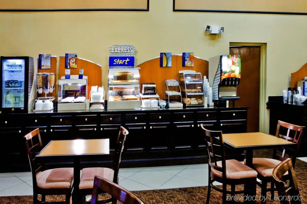 Holiday Inn Express Hotel & Suites Tampa-USF-Busch Gardens by IHG