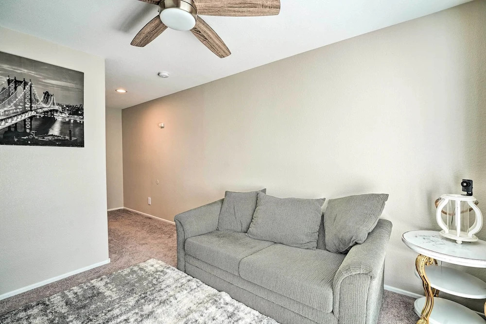 Stylish House w/ Patio, 8 Mi to Vegas Strip!
