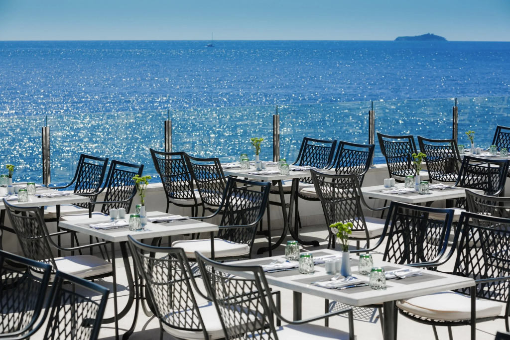 Royal Ariston Hotel