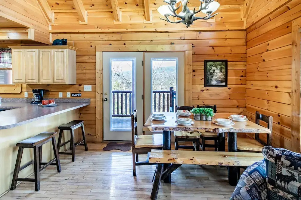 SmokyStays 5 Bedroom Cabin