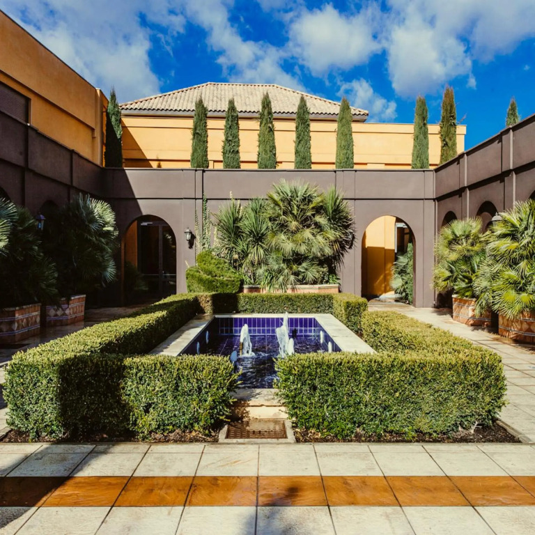 Hotel Maher