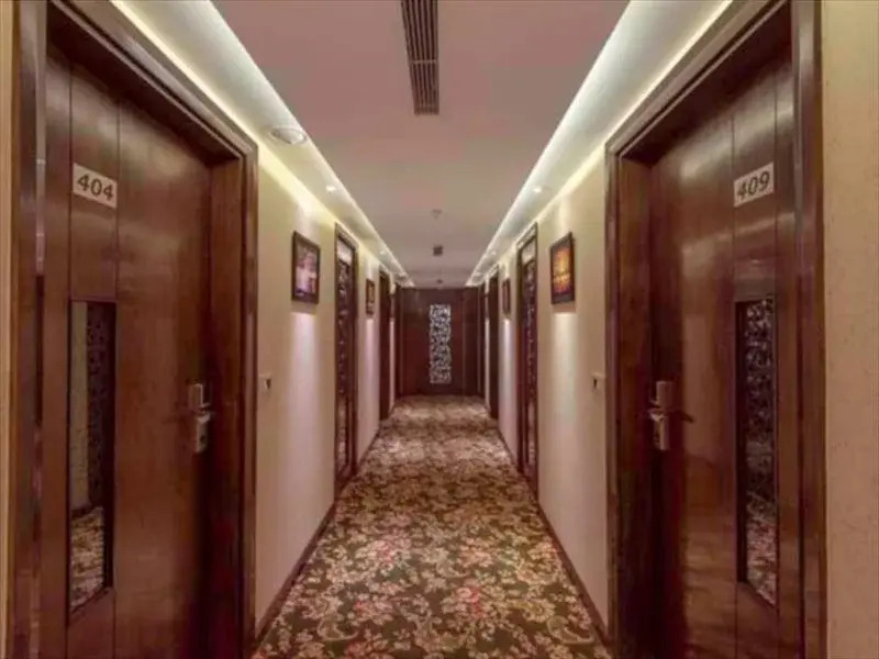 Hotel Aditya Park Regent