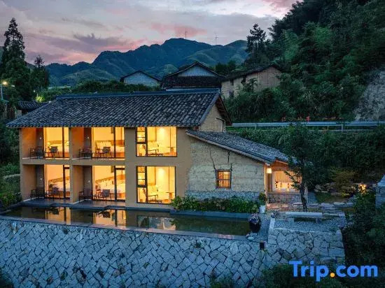 Tingtai Homestay (Titian Scenic Area)
