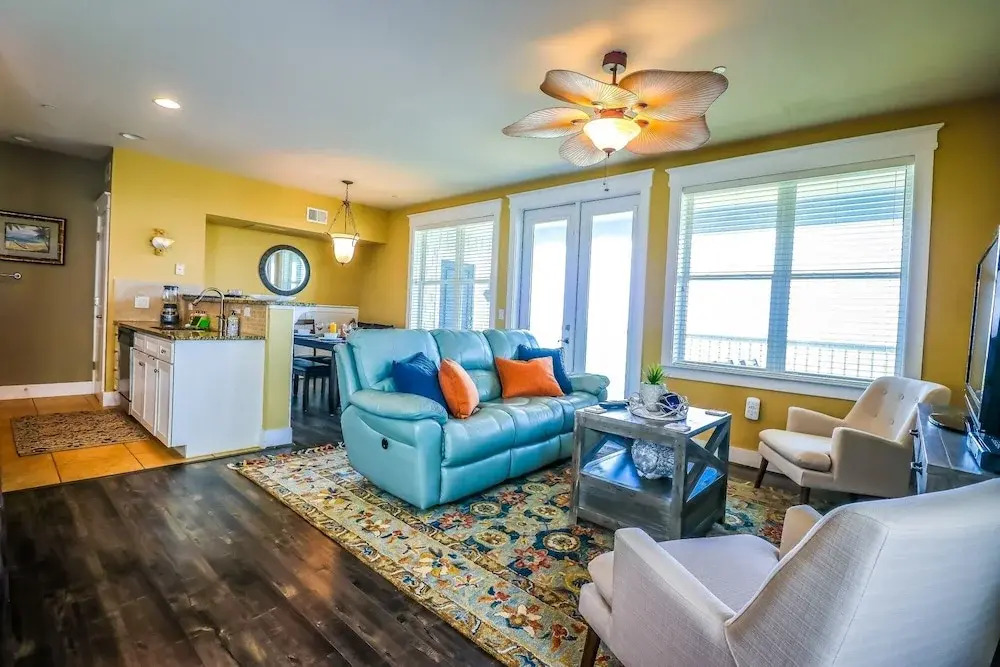 Pelican Pointe 2 Bedroom Condo
