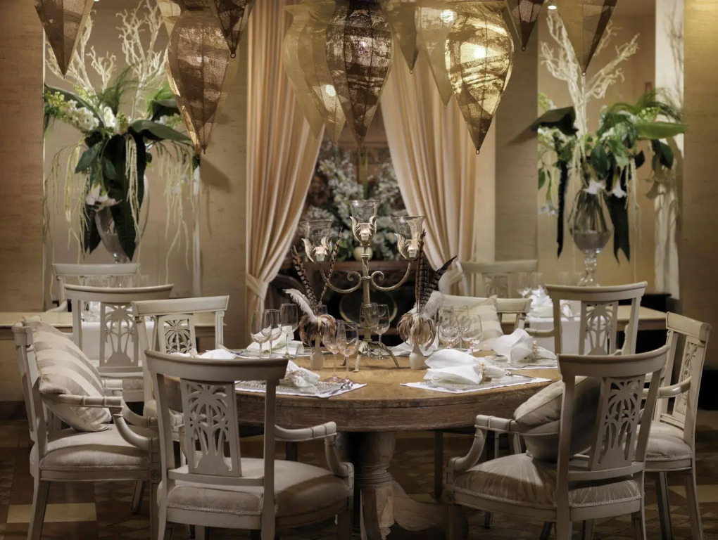 Royal Garden Villas, Luxury Hotel