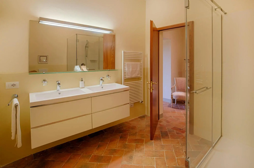 Luxury Chianti With 2 Bedrooms in Panzano Chianti