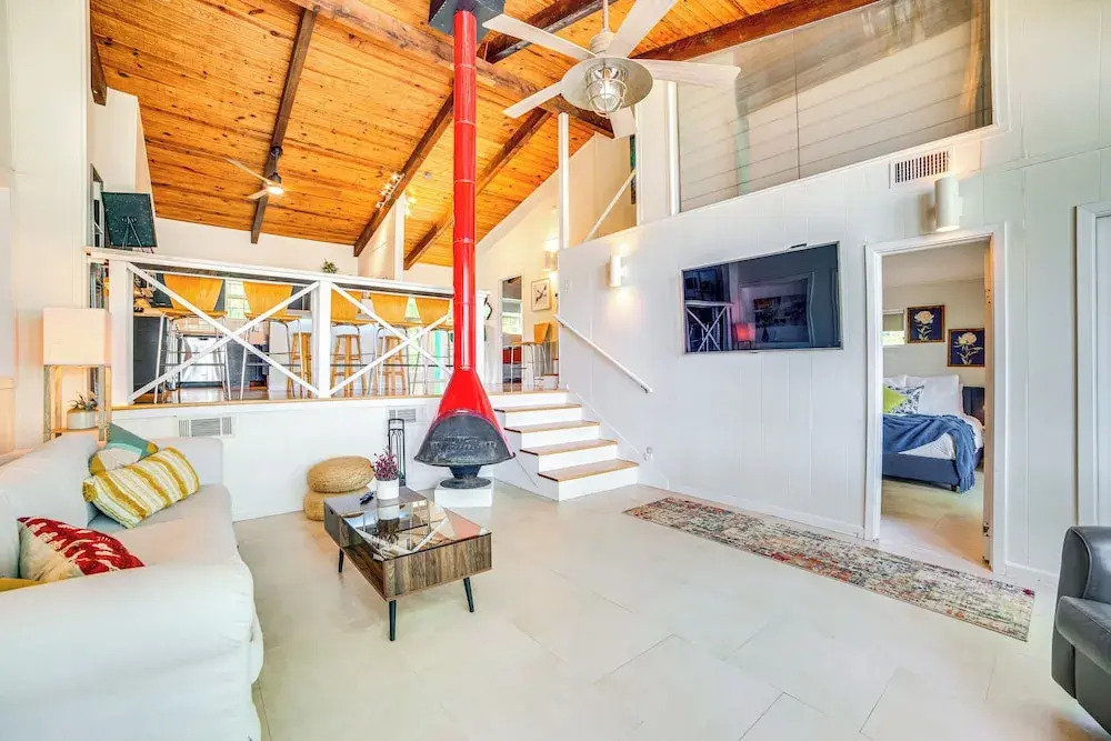 Live Lake Life! Enchanted Oaks Gem w/ Private Dock