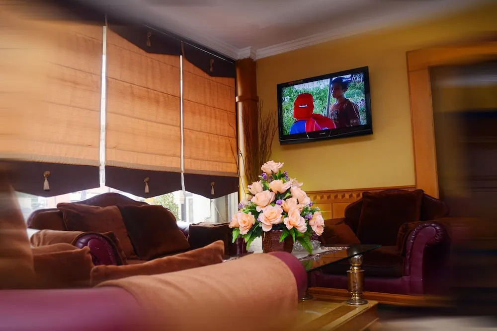 Dhaksina Hotel