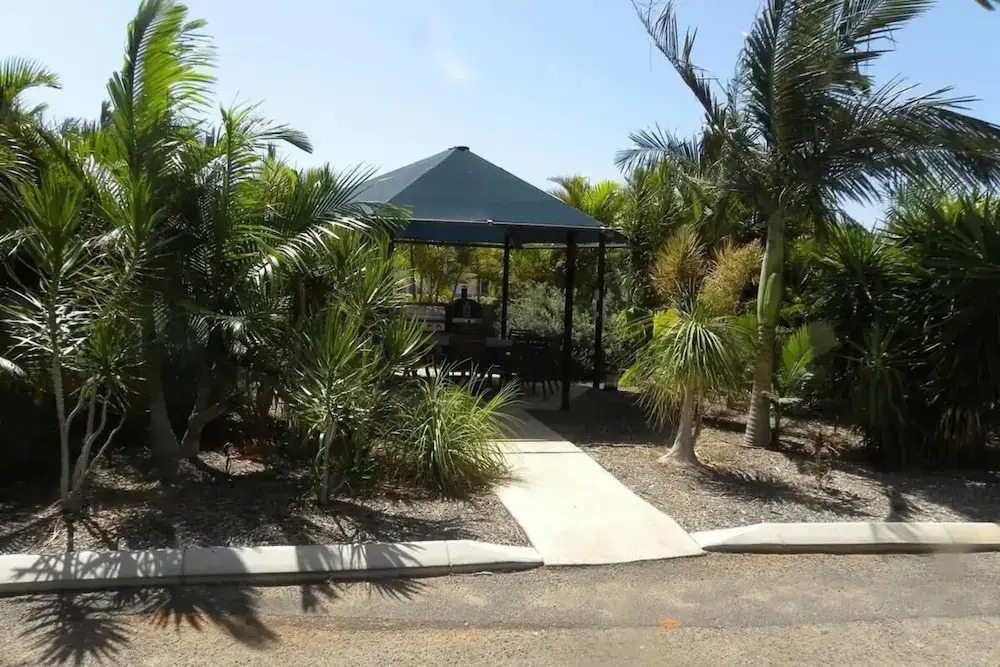 Carnarvon Central Apartments
