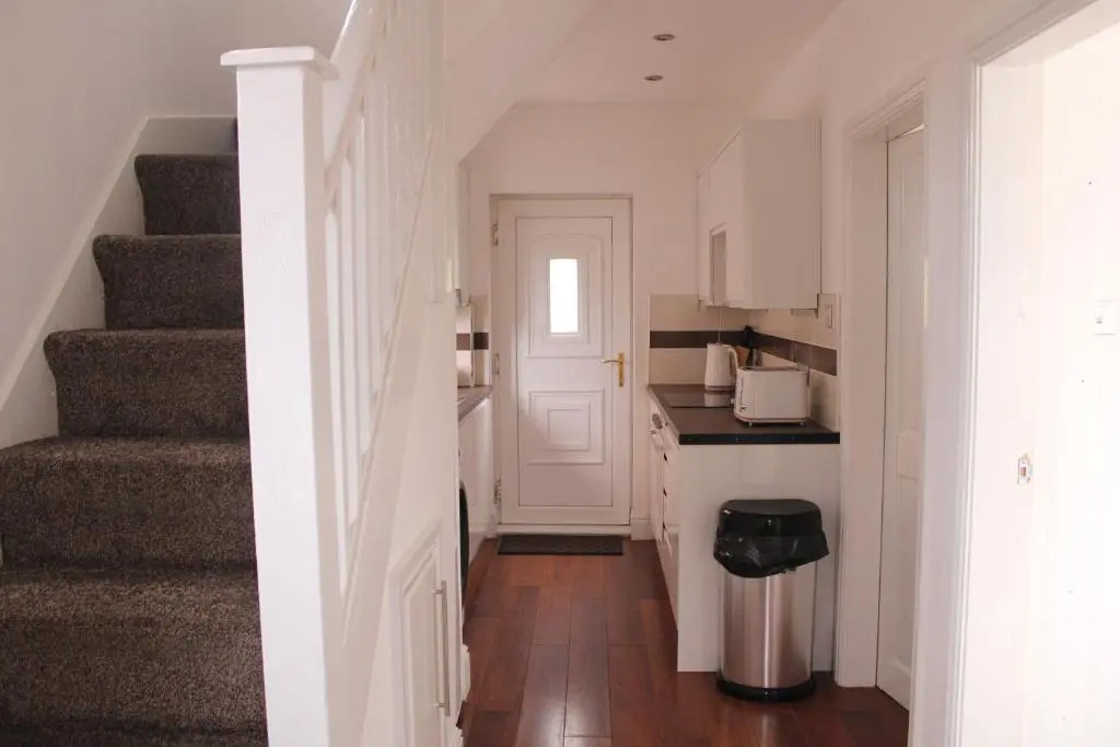 Cosy 3 bedroom house in quiet residential area