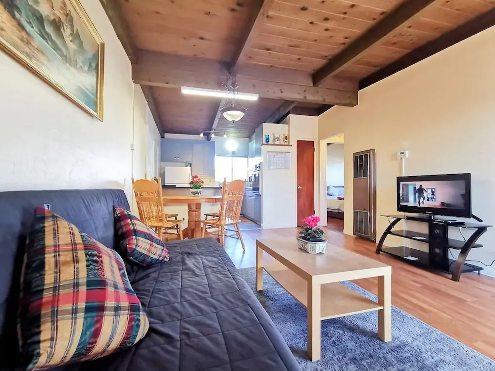 Comfy 2BR 1Bath Apartment near HWY580-80
