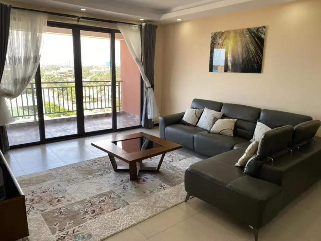 2 bedroom apartment with a great Sea view, palm Village