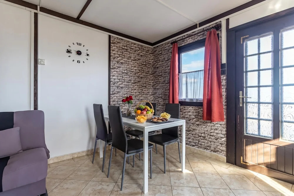 Karesz Holiday Home