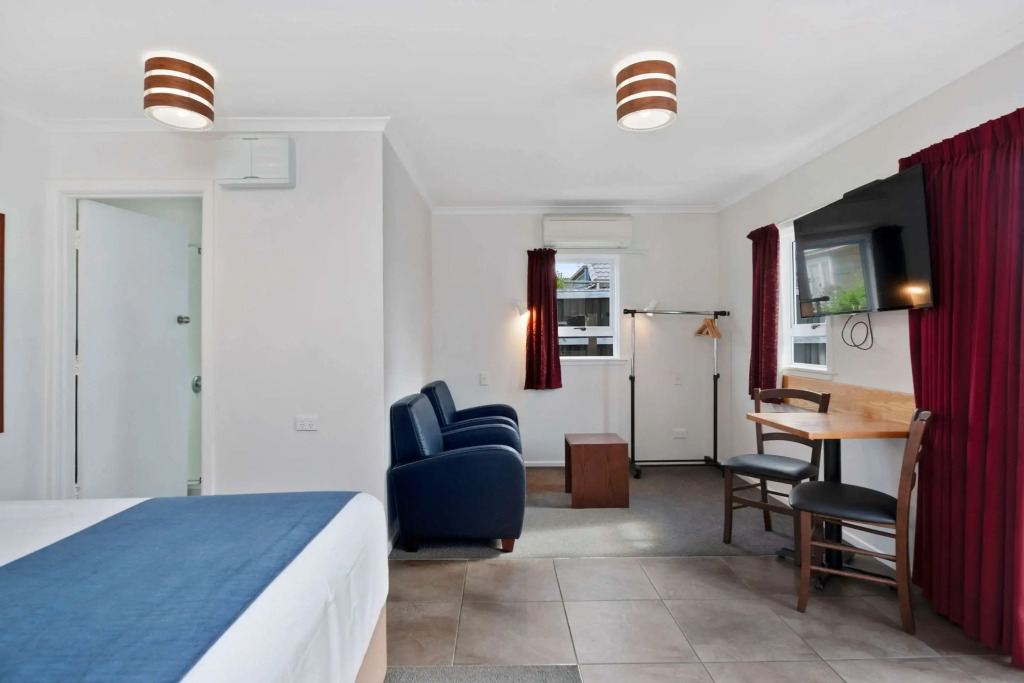 Comfort Inn Westshore Beach