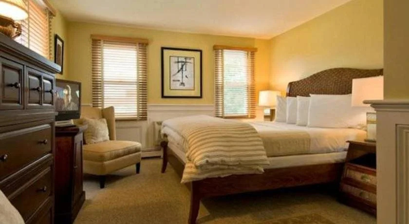 Inn at 7 Central