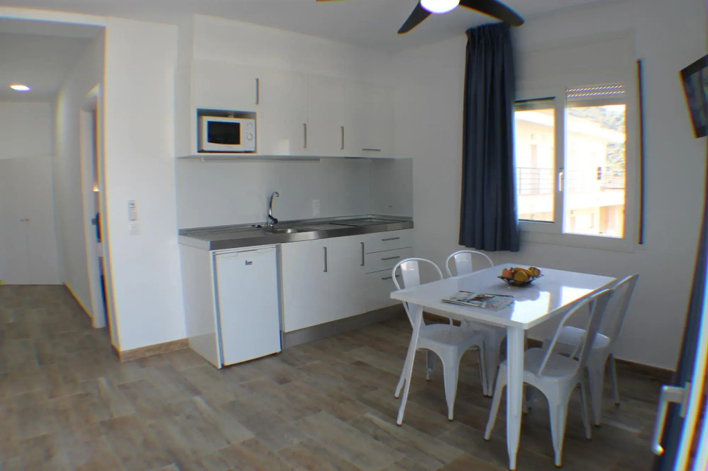 Rescator Resort 325 in Roses