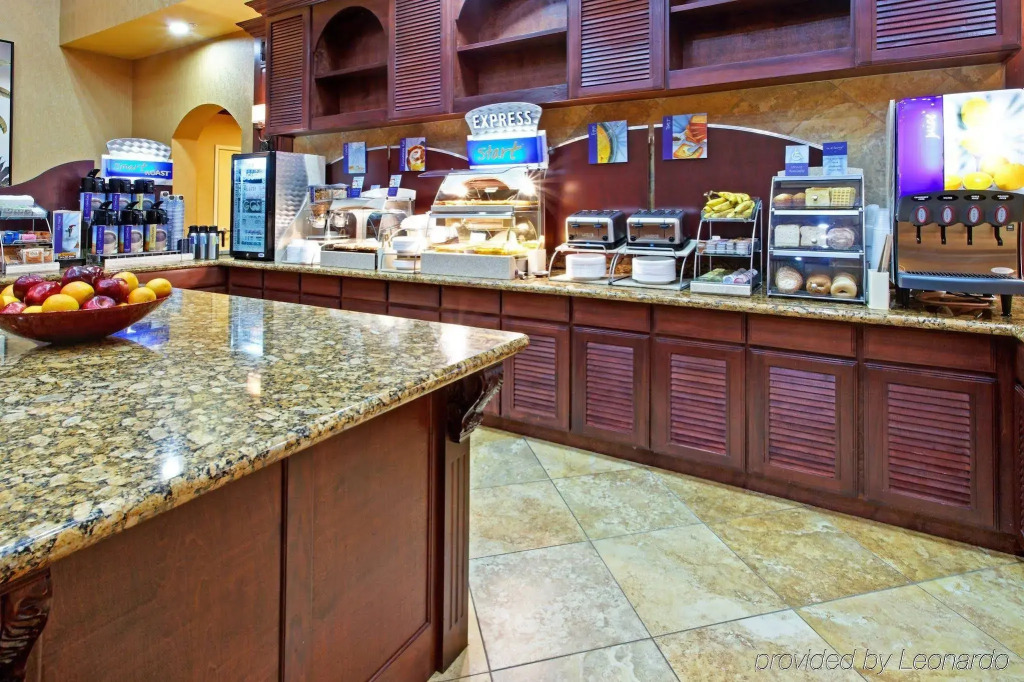 Holiday Inn Express Hotel & Suites DFW West - Hurst by IHG