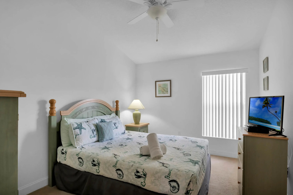 SWH812BD - 4 beds pool & spa home - Gated