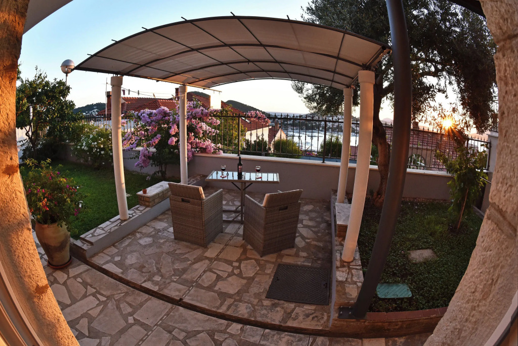 Nika Family Apartments