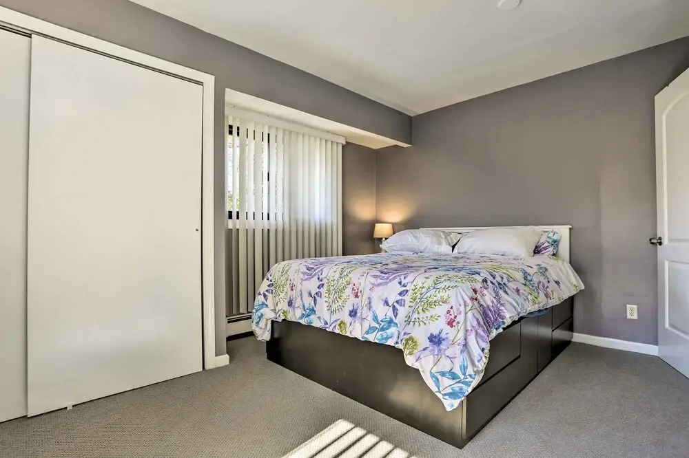 Vibrant Teaneck Home ~ 12 Mi to Manhattan!