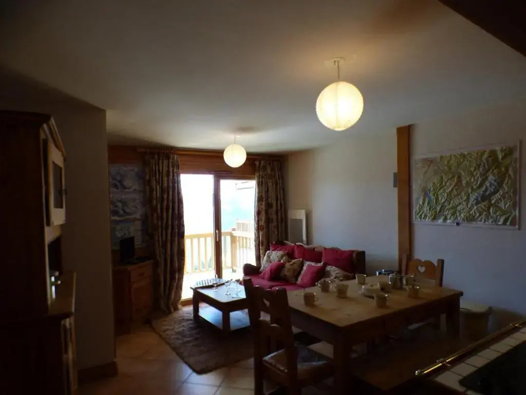 Appartement 3 Pièces, Balcon, Parking, 5 Pers. Villard-sur-Doron - FR-1-594-98