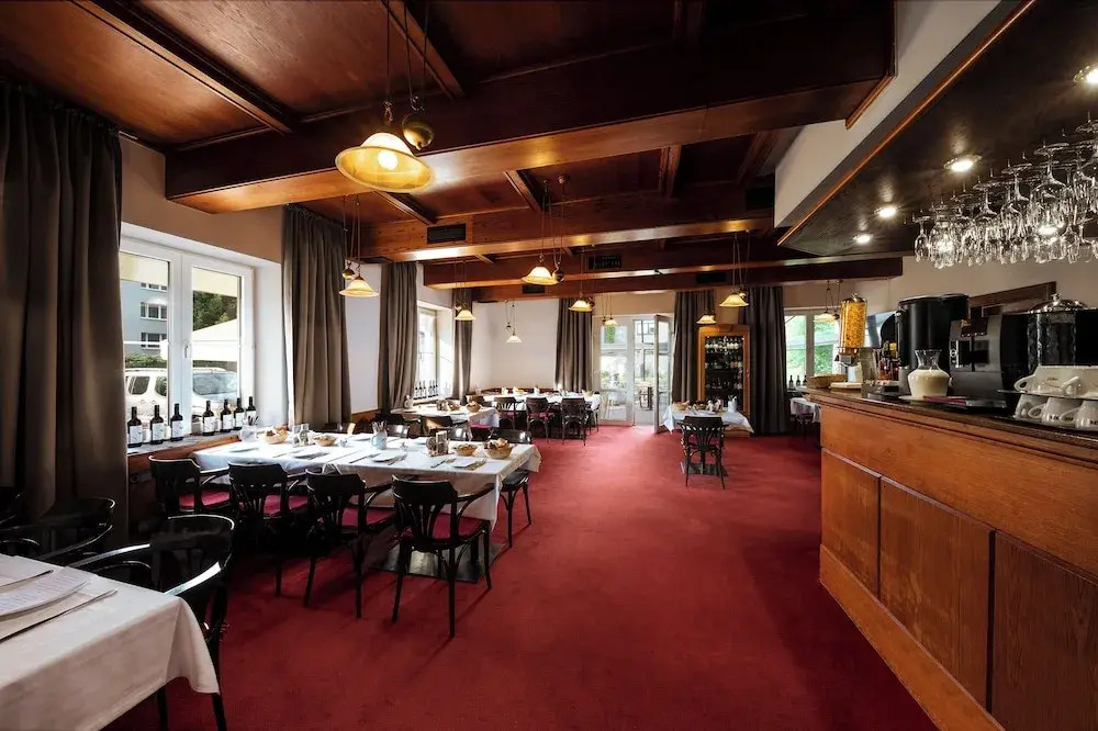 Carl Inn