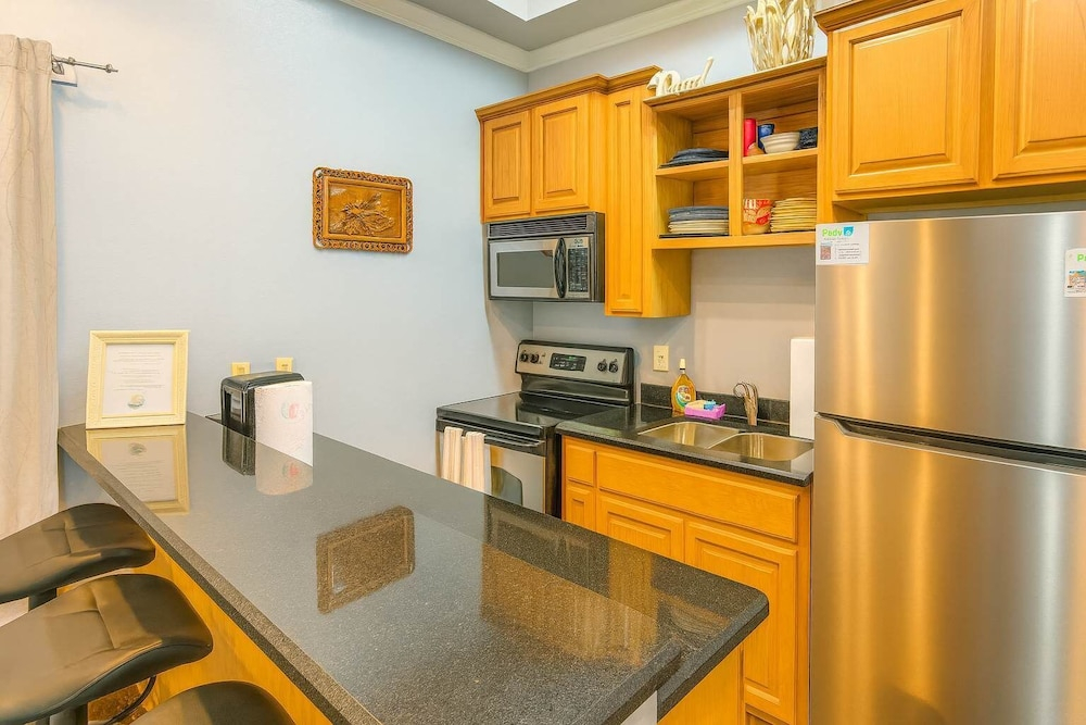 First Floor Pool Affordable Near Beach