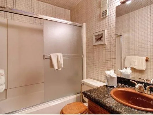 Cimarron Bear Condo: Fantastic Location, Sleeps 8