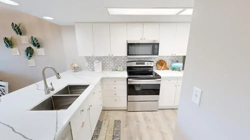 Seacrest 413 is a 2 BR Gulfside on Okaloosa Island by RedAwning
