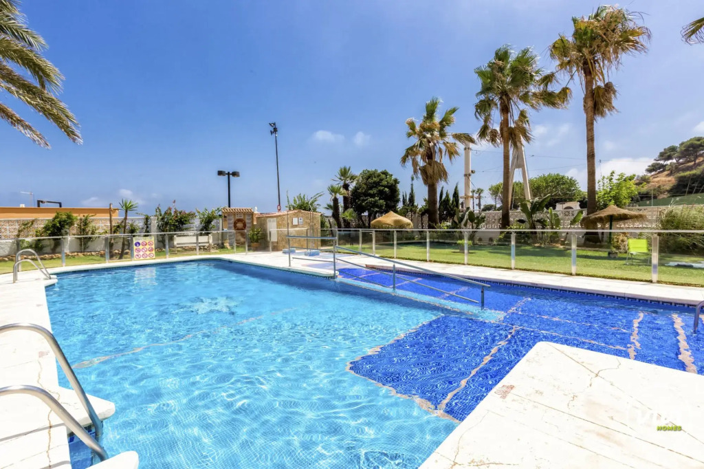 Rio in Fuengirola with 3 bedrooms and 2 bathrooms
