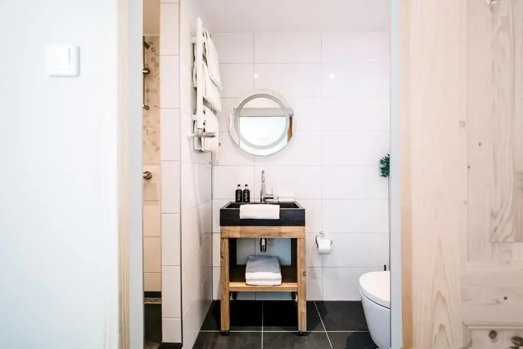 West 7