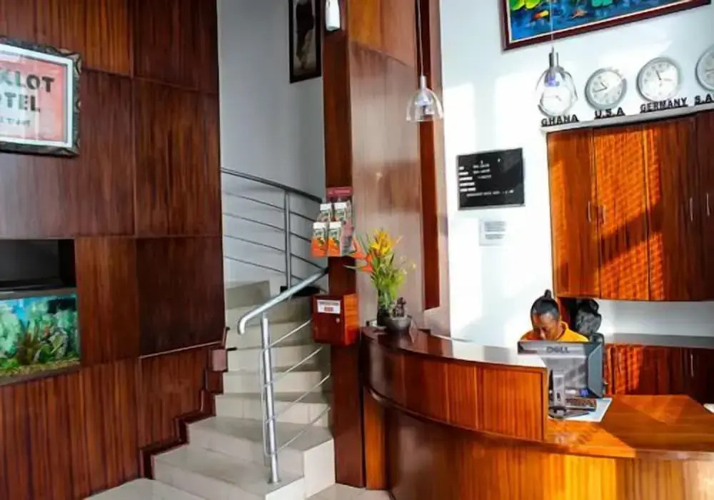 Maxlot Hotel